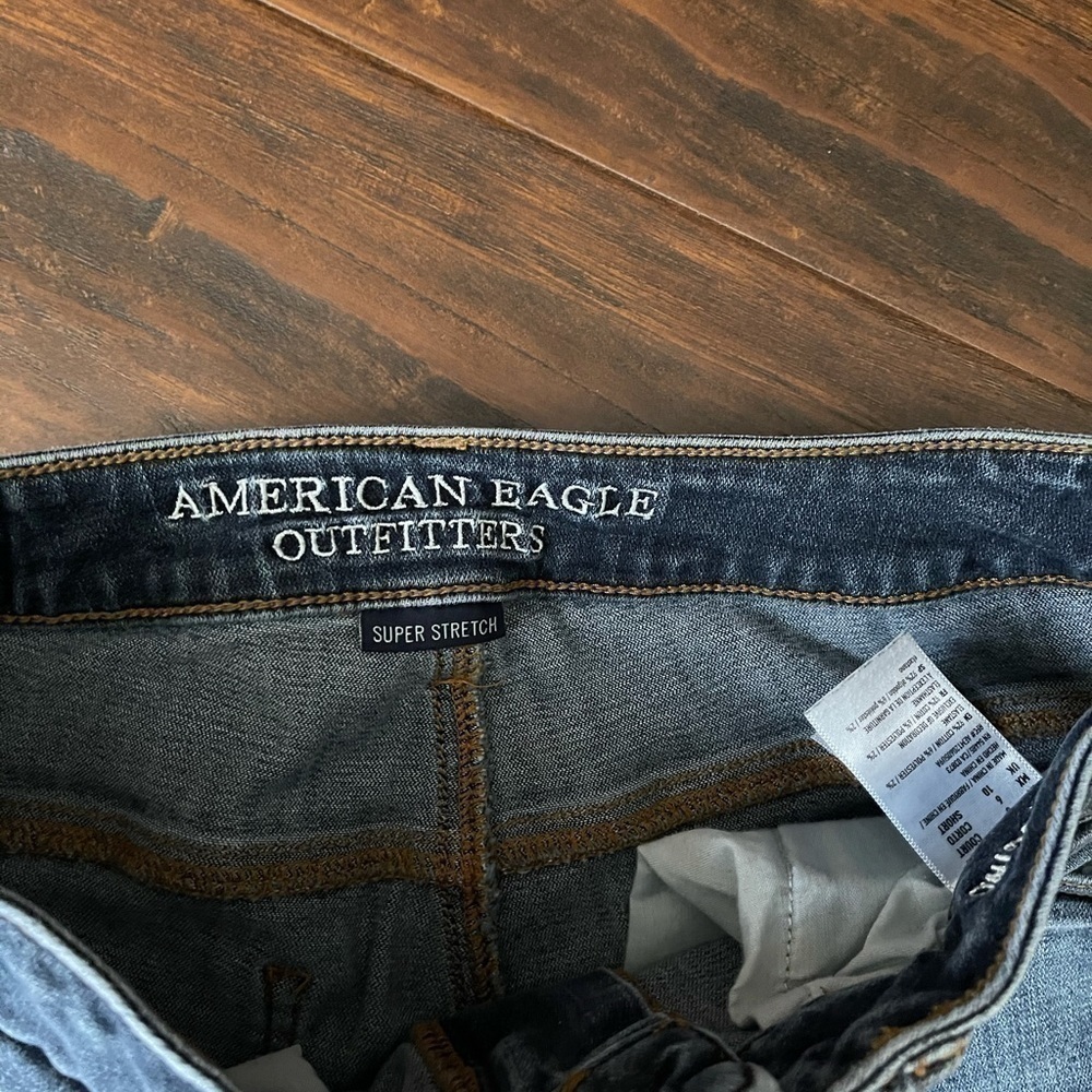 American Eagle Distressed Jeans - Picture 3 of 3